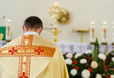 svečenik